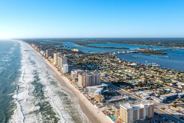 Photo 1 - Fantasy Island Resort, Daytona Beach Shores