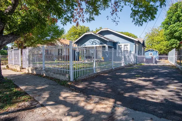 Photo 1 - Brand New Craftsman 2br/2ba Home in Denver Heights