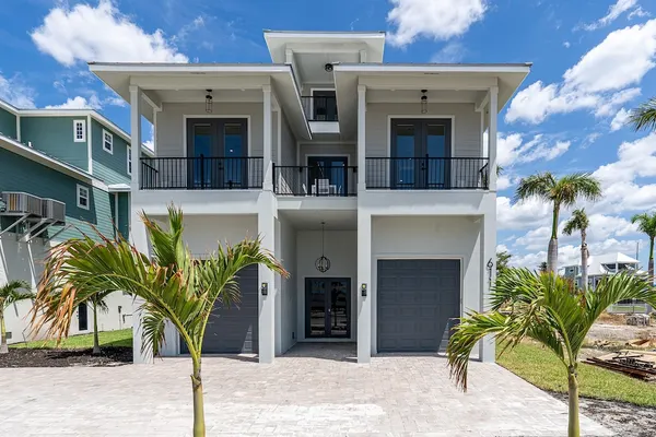 Photo 1 - 611 Estero Blvd 5 Bedroom Home by RedAwning