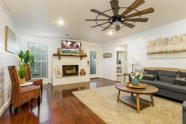 Photo 1 - Bama Ranch 4 Miles to Stadium Sleeps 8