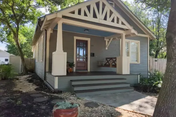 Photo 1 - Charming Studio w Deck Garden