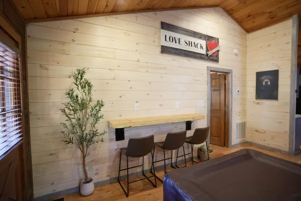 Photo 1 - LOVE SHACK