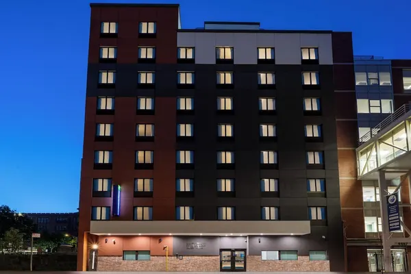 Photo 1 - Holiday Inn Express & Suites Bronx - Zoo Area by IHG