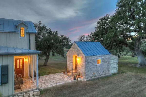 Photo 1 - Sunset Valley Ranch