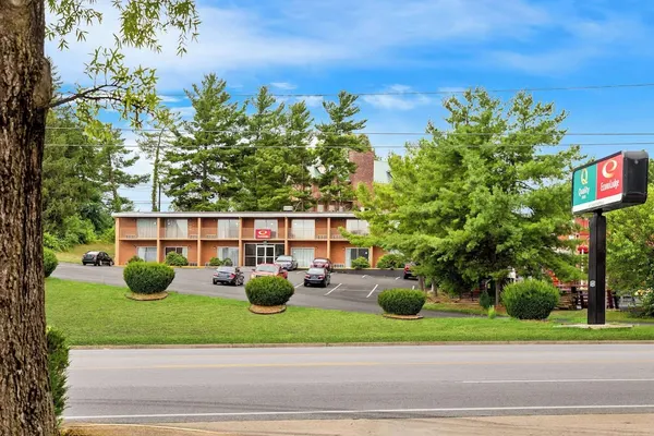 Photo 1 - Econo Lodge Waynesboro - Skyline Drive