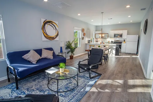Photo 1 - Downtown Dream Home Spacious 4BR 2BA Sleeps 12