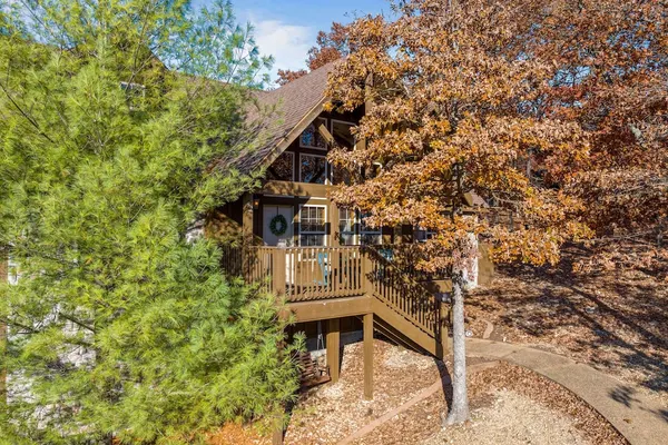 Photo 1 - Moon River Retreat 4 Bedroom Lodge by Redawning