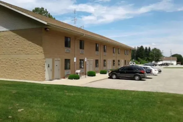 Photo 1 - Oakridge Motel