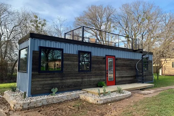 Photo 1 - The Hacienda Container Tiny Home 12 min to Magnolia Baylor