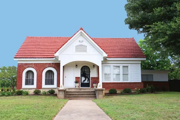 Photo 1 - The Elvis House in Waco