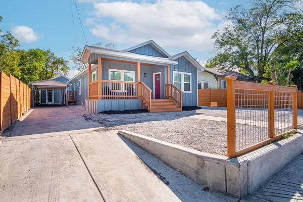 Photo 1 - Spectacular Brand New 4BR 2 5BA Near DT Riverwalk