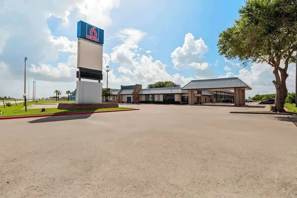 Photo 1 - Motel 6 Port Lavaca, TX