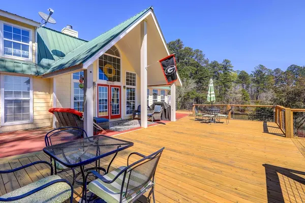 Photo 1 - Waterfront Vacation Rental Home on Lake Sinclair!