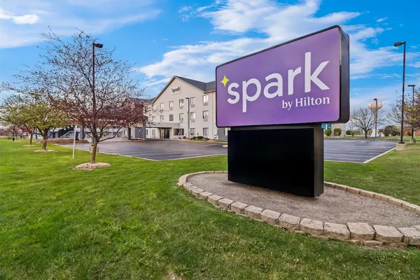 Photo 1 - Spark by Hilton Merrillville
