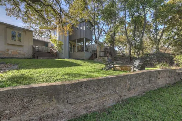 Photo 1 - 406 Lodge-a: Hot-tub & 2 Blks to Main St