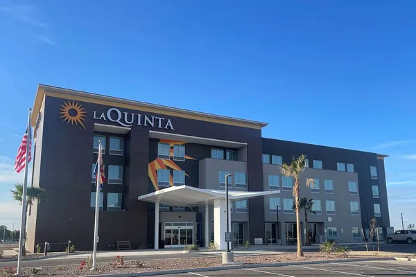 Photo 1 - La Quinta Inn & Suites By Wyndham Yuma