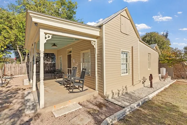 Photo 1 - Calmbach Cottage 2 Bedroom Home by RedAwning