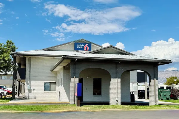 Photo 1 - Studio 6 Ogden, Ut – 21St Street