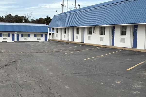 Photo 1 - Motel 6 Sullivan, MO