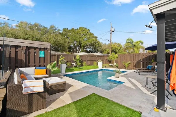 Photo 1 - Pool Hottub 5 Miles Clearwater IRB Pet Friendly