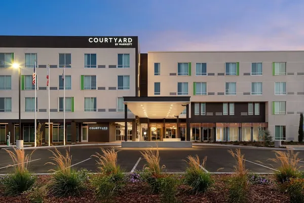 Photo 1 - Courtyard by Marriott Cleveland TN