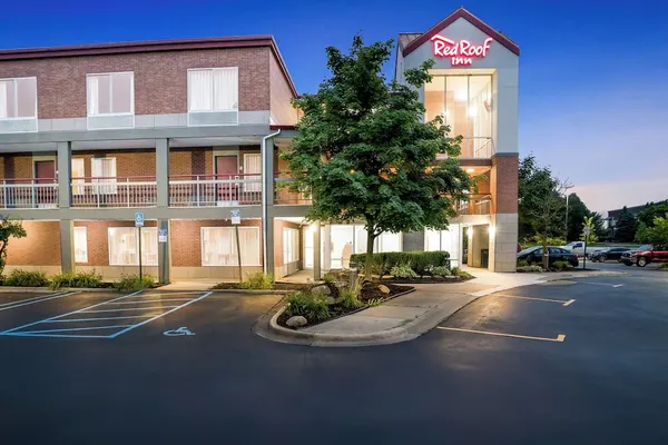 Photo 1 - Red Roof Inn Auburn Hills