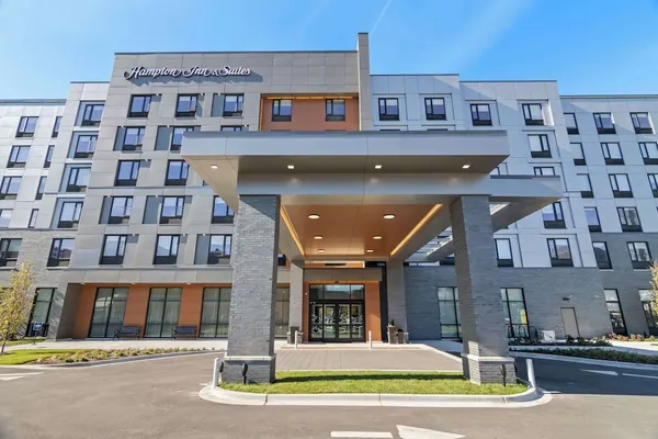 Photo 1 - Hampton Inn & Suites Chicago Medical District UIC