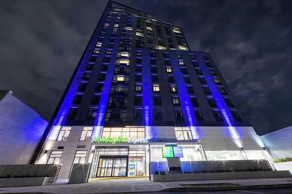 Photo 1 - Holiday Inn Express Long Island City E New York by IHG