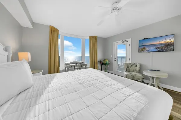 Photo 1 - Emerald Beach 431