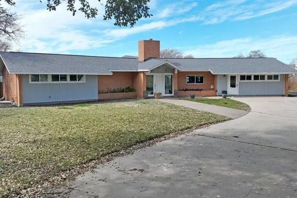 Photo 1 - Whispering Breezes At Windy Hill 4 Bedroom Home by RedAwning