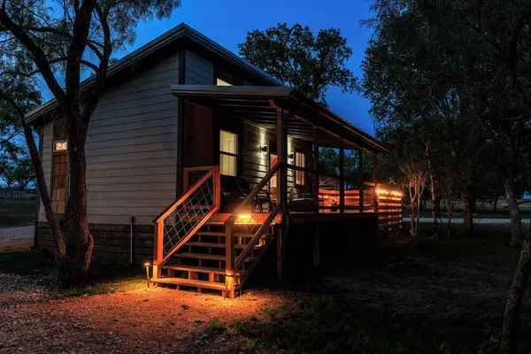 Photo 1 - Verbena Waterfront With Hot Tub