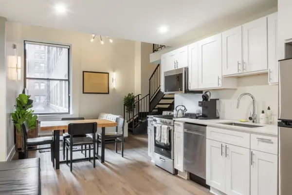 Photo 1 - Sosuite 2BR Loft w Shared W/d, Gym, Lounge