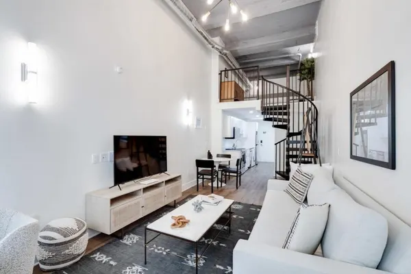 Photo 1 - Sosuite 1BR Loft w Park View, W/d, Gym, Lounge