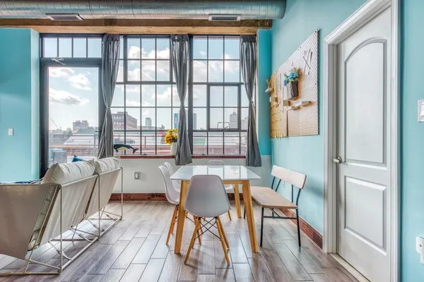 Photo 1 - Sosuite 2BR Apt w Patio W D Gym On-site Bar