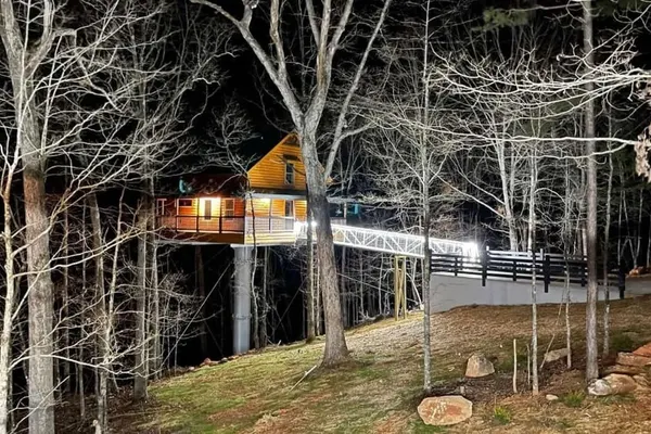 Photo 1 - Pinnacle Suite Treehouse