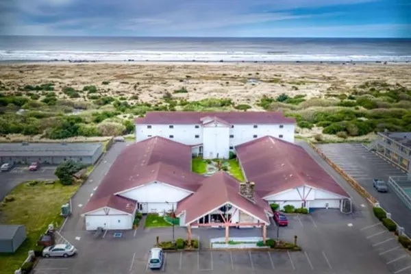 Photo 1 - Coratel Inn and Suites By Jasper Ocean Shores