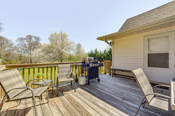 Photo 1 - 'the Farmhouse' in Fort Lawn w/ Fire Pit & Deck!