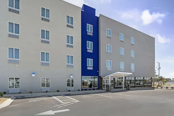 Photo 1 - Sleep Inn & Suites Fort Walton Beach - Destin West