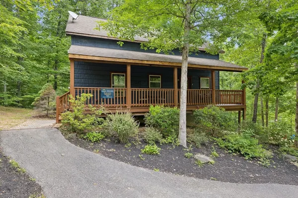 Photo 1 - Blue Hawk Hideaway 3 Bedroom Cabin by RedAwning