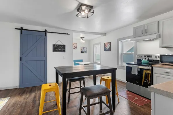 Photo 1 - Small Town Retreat- 5br- Movie Theater Room