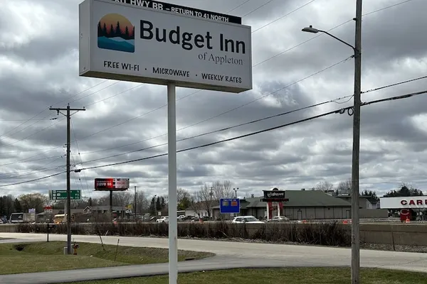 Photo 1 - Budget Inn