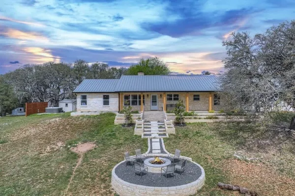 Photo 1 - Starlight Meadows 3 mi to Downtown W/hot tub