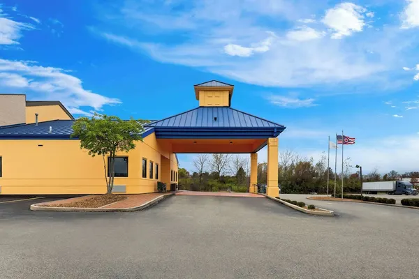 Photo 1 - Suburban Studios Mason Near Kings Island