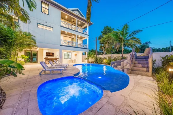 Photo 1 - Crescent Beach House