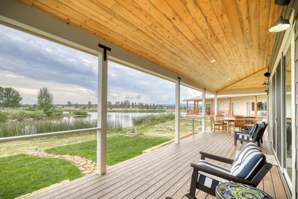 Photo 1 - New Tranquil Village Lake Retreat