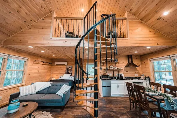 Photo 1 - Moonlight Treehouse-amazing Views Private hot tub