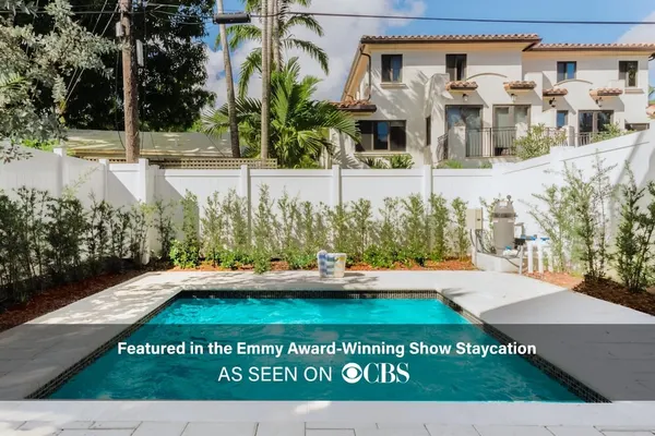 Photo 1 - Luxury Paradise Walk to Las Olas -5 Mins to Beach