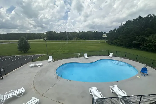 Photo 1 - Lake Park Inn