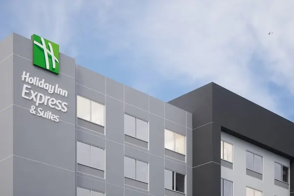 Photo 1 - Holiday Inn Express And Suites Fort Walton Beach Eglin Area by IHG