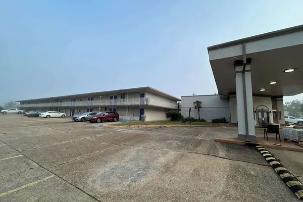 Photo 1 - Motel 6 Hammond, LA – I 12 – I 55